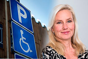 Ett montage av två bilder. En föreställer en parkeringsskylt för rörelsehindrade, den andra infrastrukturminister Anna Johansson (S)